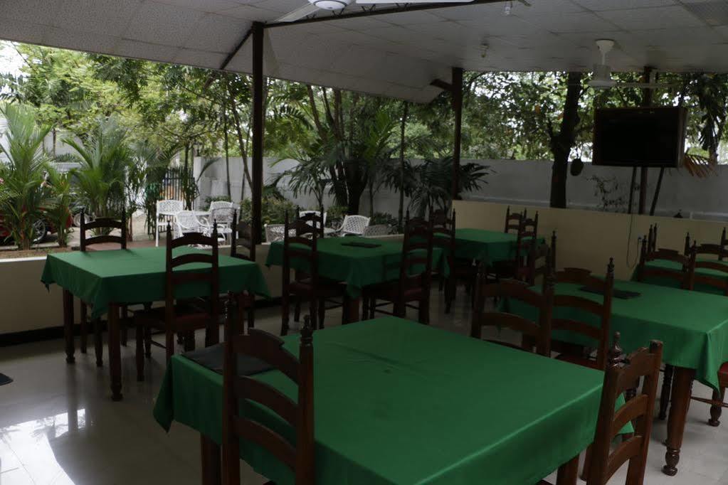 French Garden Tourist Rest Hotel Anuradhapura Exterior photo